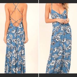 Lulu’s blue floral maxi dress
